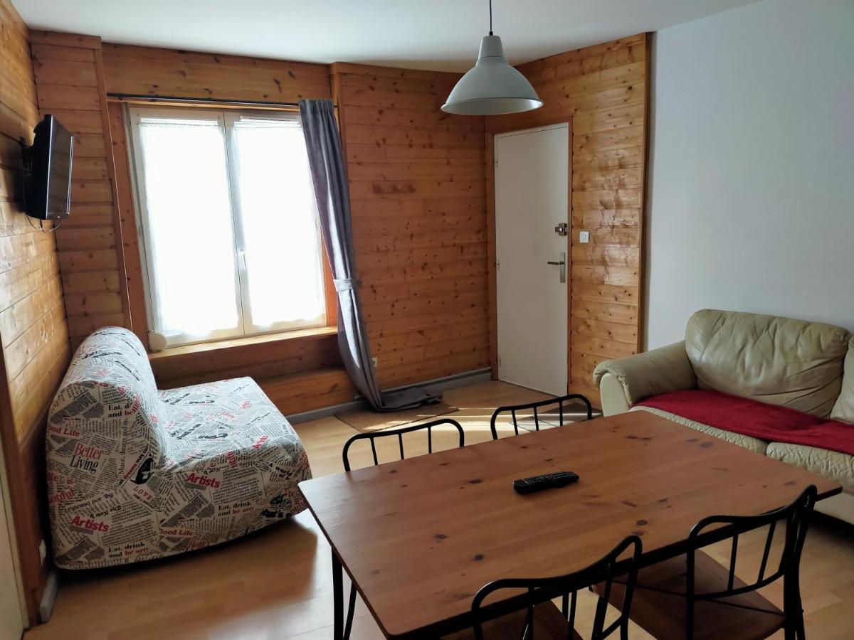 Agreable Appartement De 48 M² En Rdc La Bourboule Luaran gambar