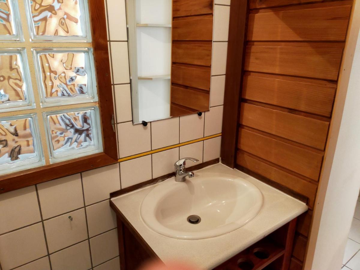 Agreable Appartement De 48 M² En Rdc La Bourboule Luaran gambar